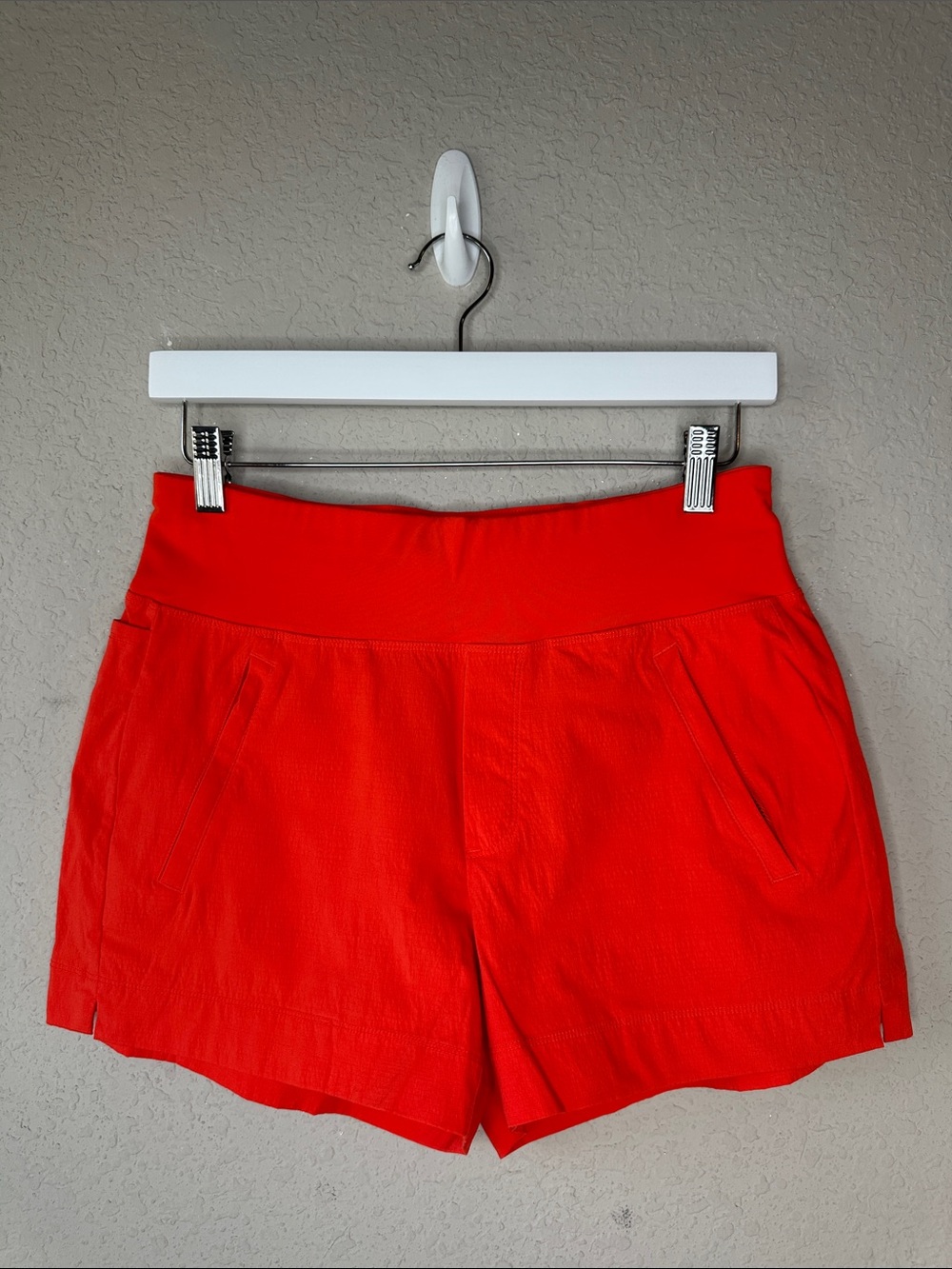 Athleta Women's Trekkie North Shorts Size 4 Orange 3.5" Inseam